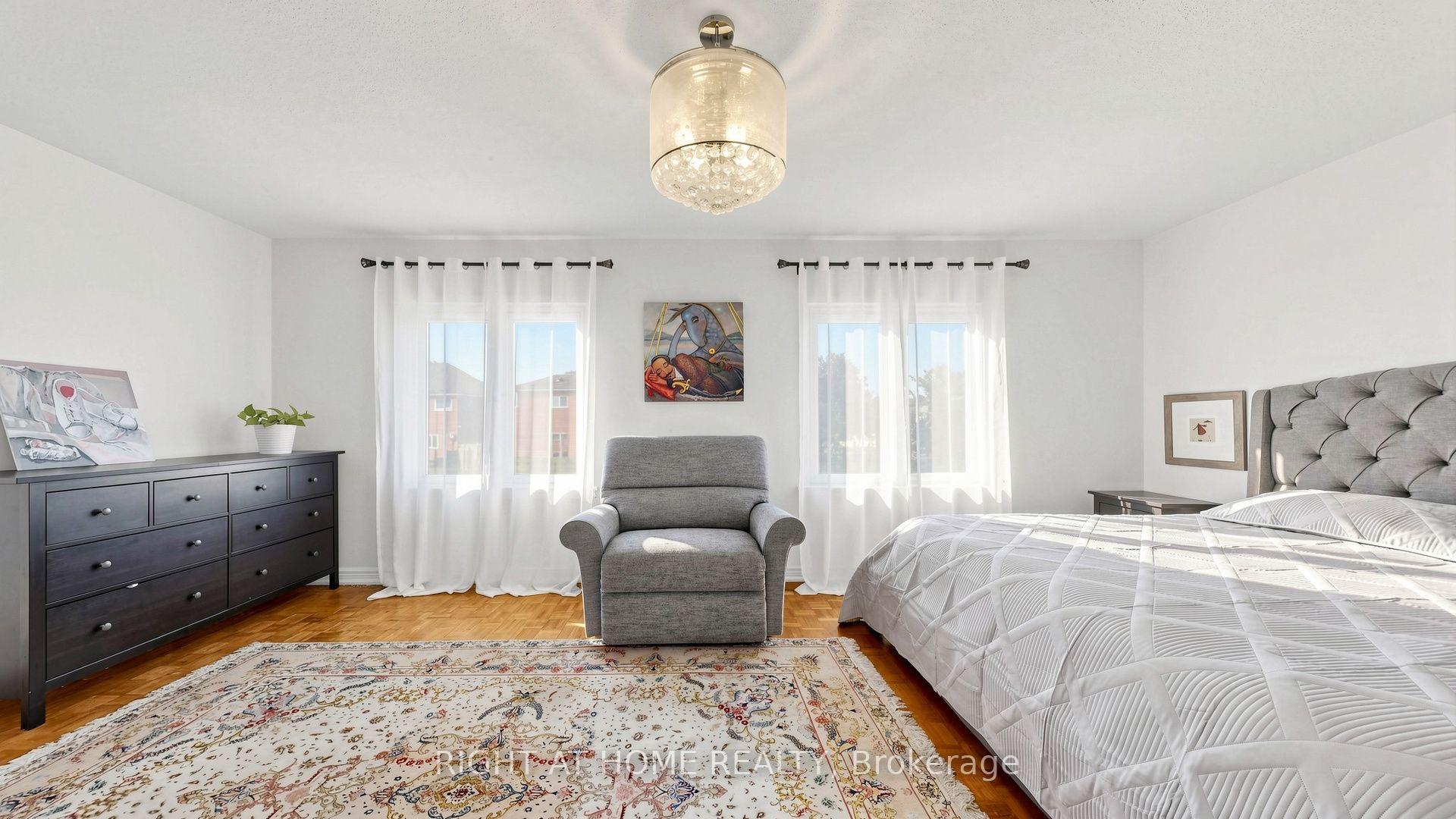 Photo 46 of 44 Robertson Close, Vaughan, Maple — HOMEH