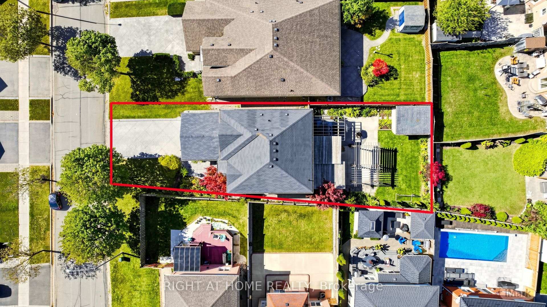 Photo 83 of 44 Robertson Close, Vaughan, Maple — HOMEH