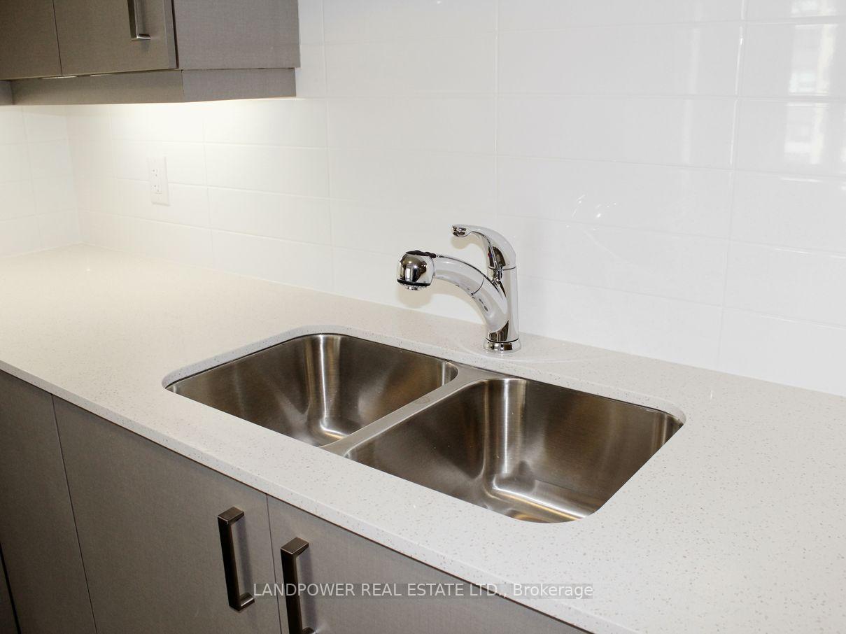 Photo 10 of Unit 602, 18 Uptown Drive, Markham, Unionville — HOMEH