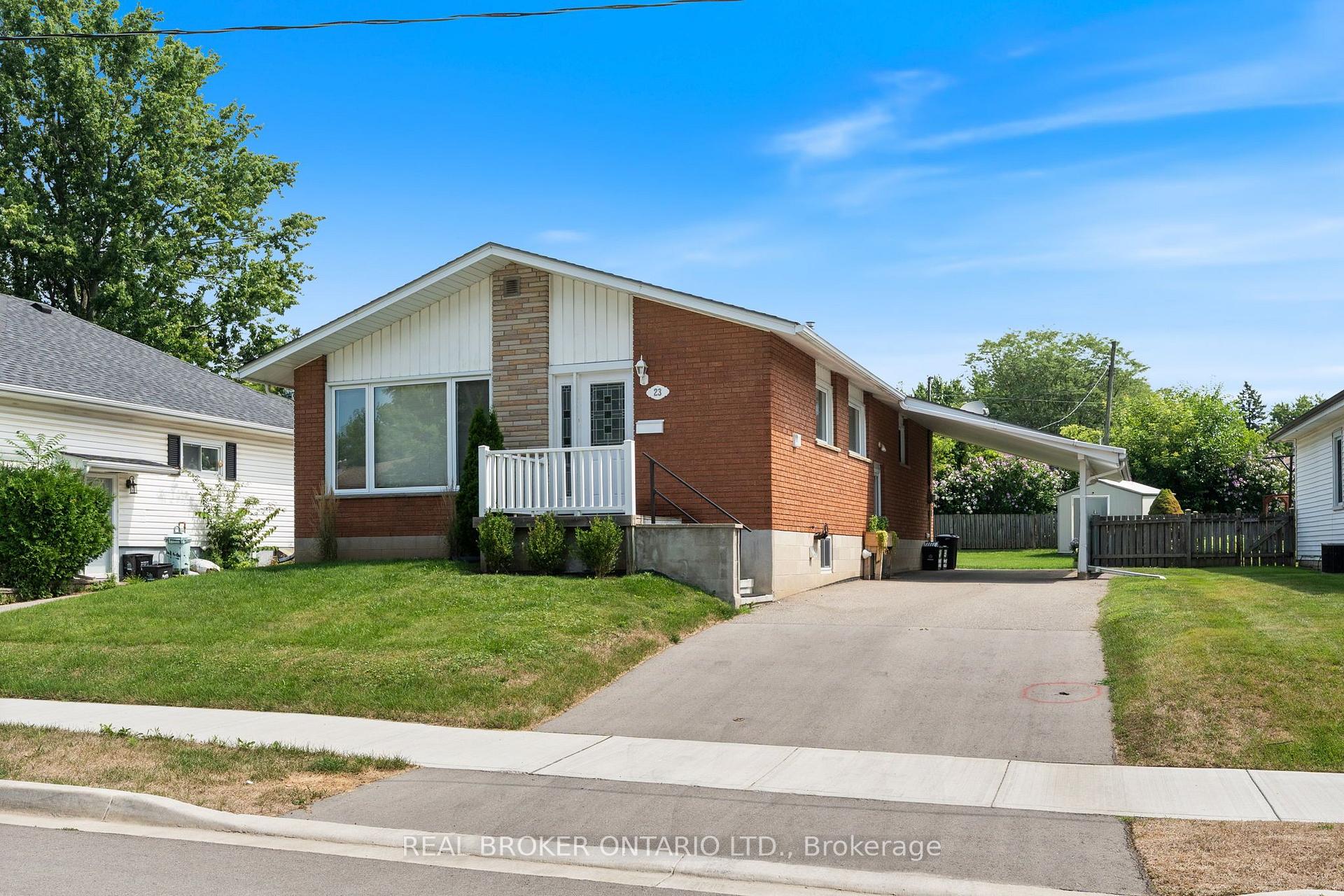 Photo 3 of 23 Homewood Avenue, Norfolk, Simcoe — HOMEH