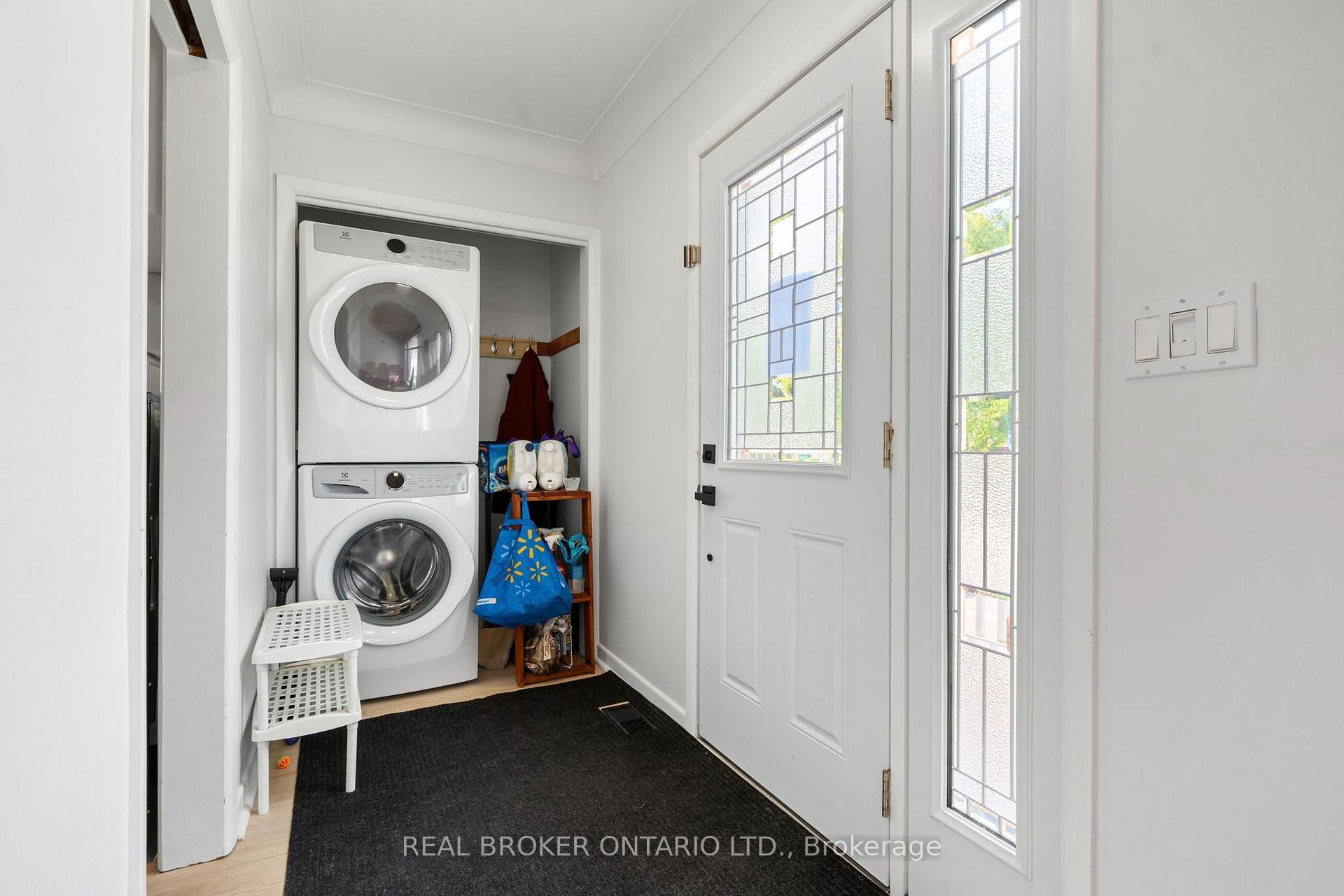 Photo 4 of 23 Homewood Avenue, Norfolk, Simcoe — HOMEH