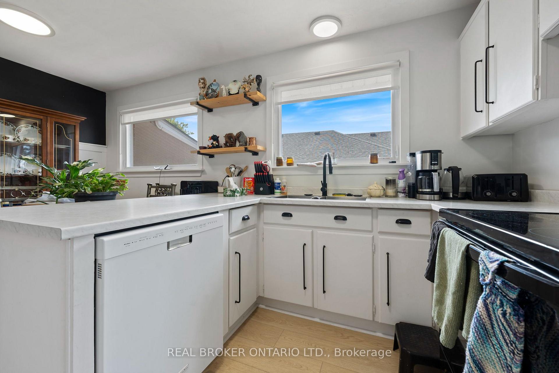 Photo 9 of 23 Homewood Avenue, Norfolk, Simcoe — HOMEH