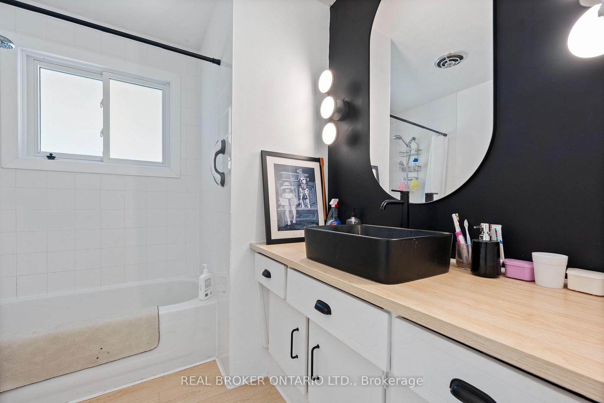 Photo 14 of 23 Homewood Avenue, Norfolk, Simcoe — HOMEH