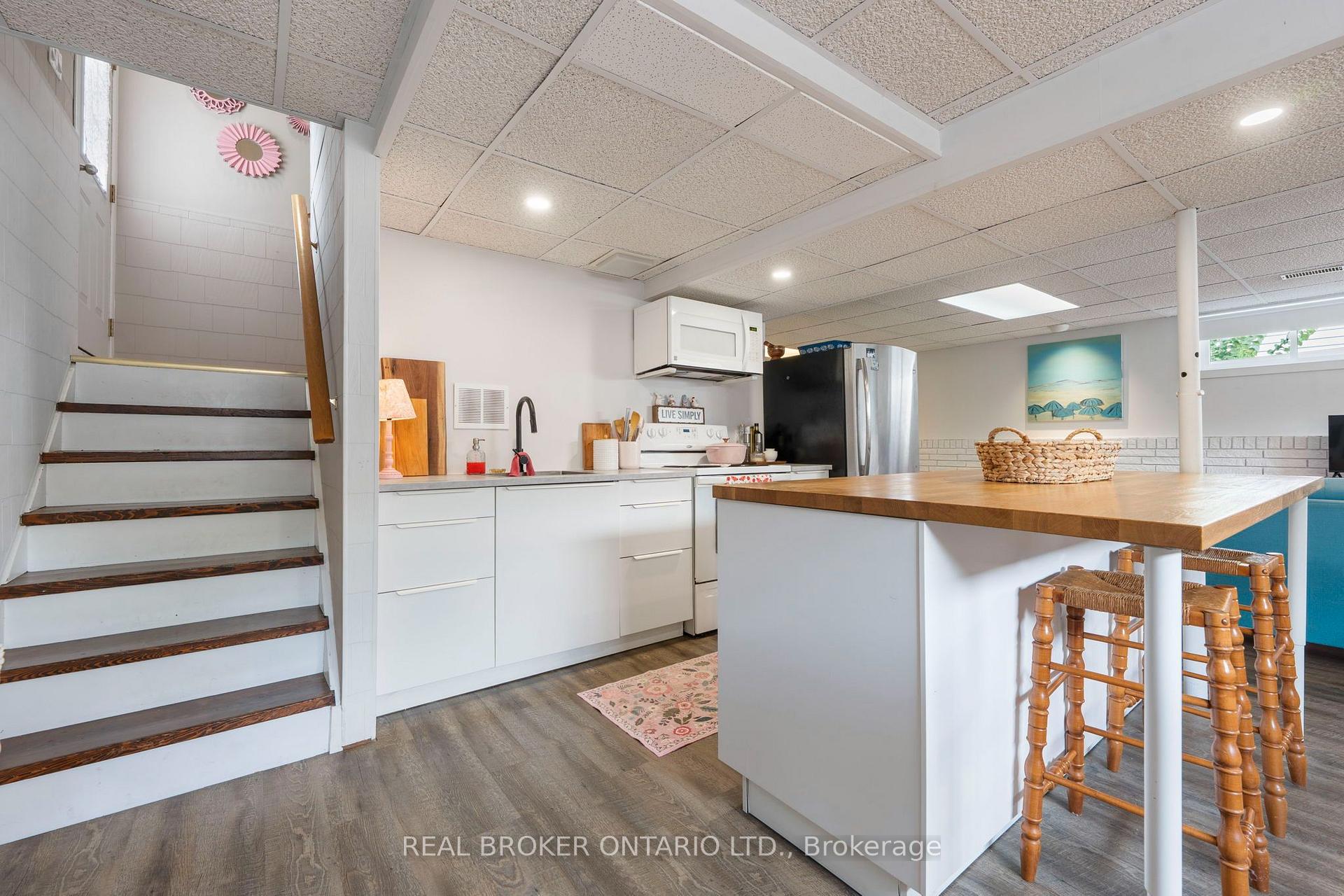 Photo 16 of 23 Homewood Avenue, Norfolk, Simcoe — HOMEH