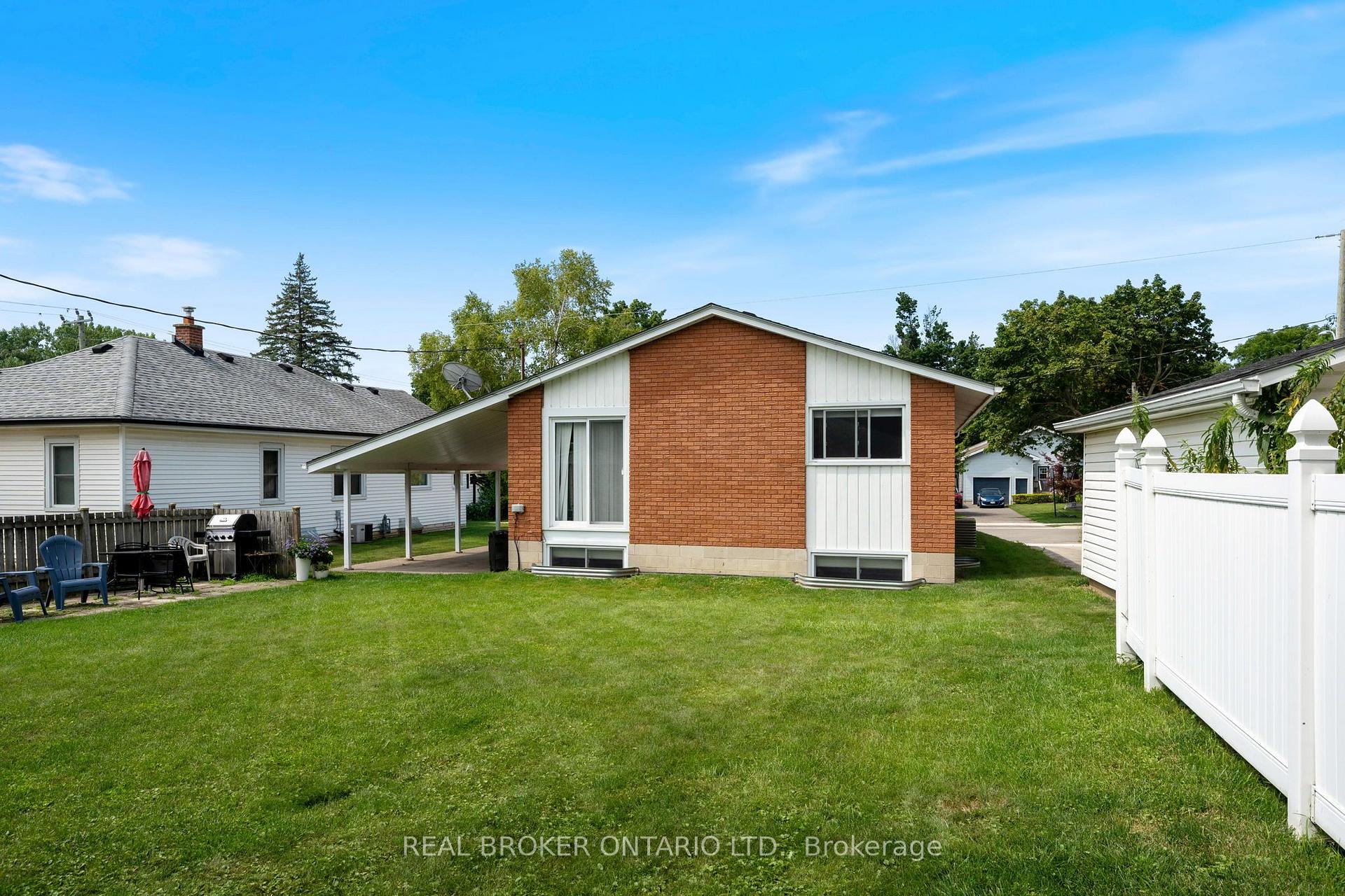 Photo 25 of 23 Homewood Avenue, Norfolk, Simcoe — HOMEH