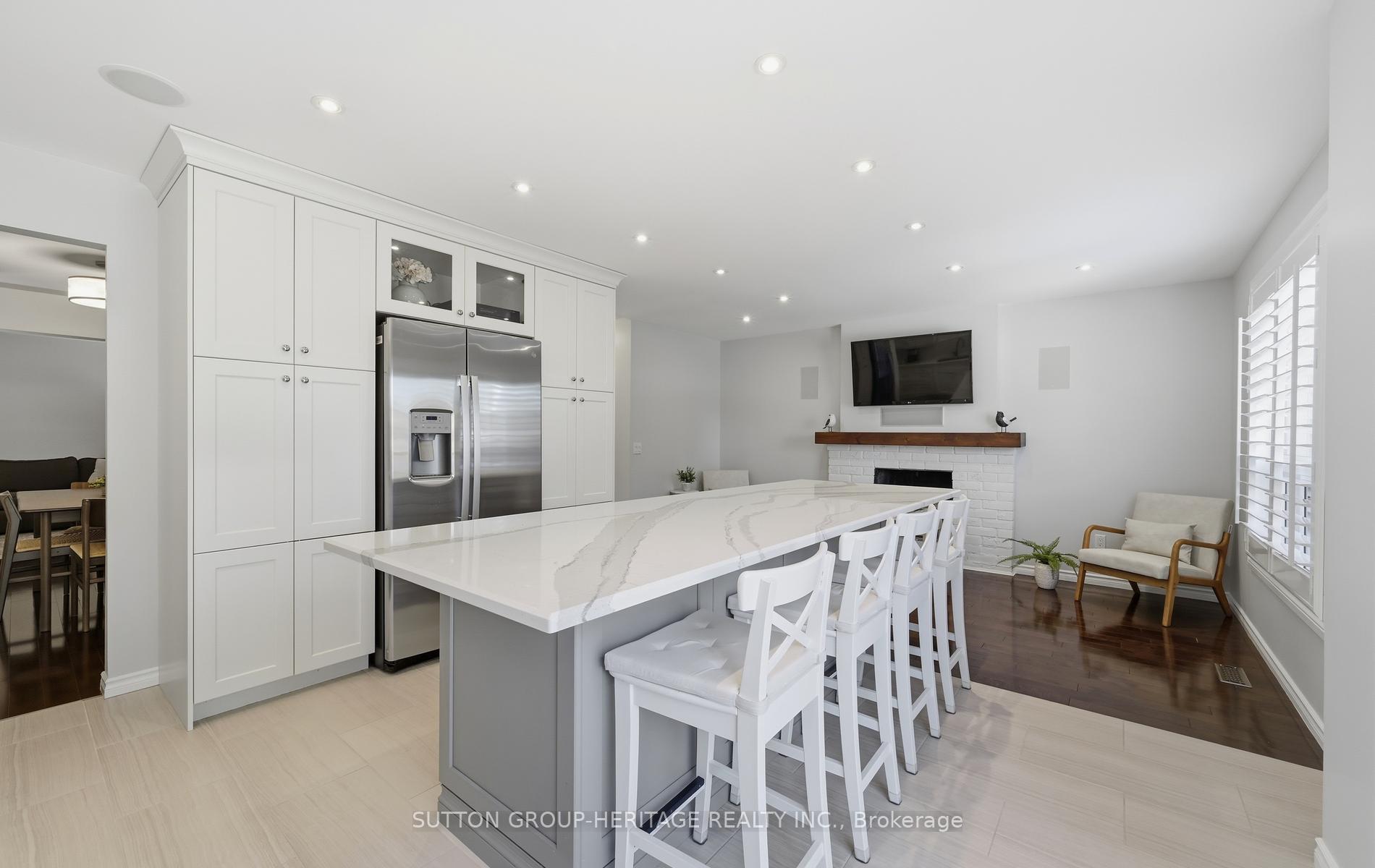 Photo 9 of 664 Eramosa Crescent, Pickering, Amberlea — HOMEH