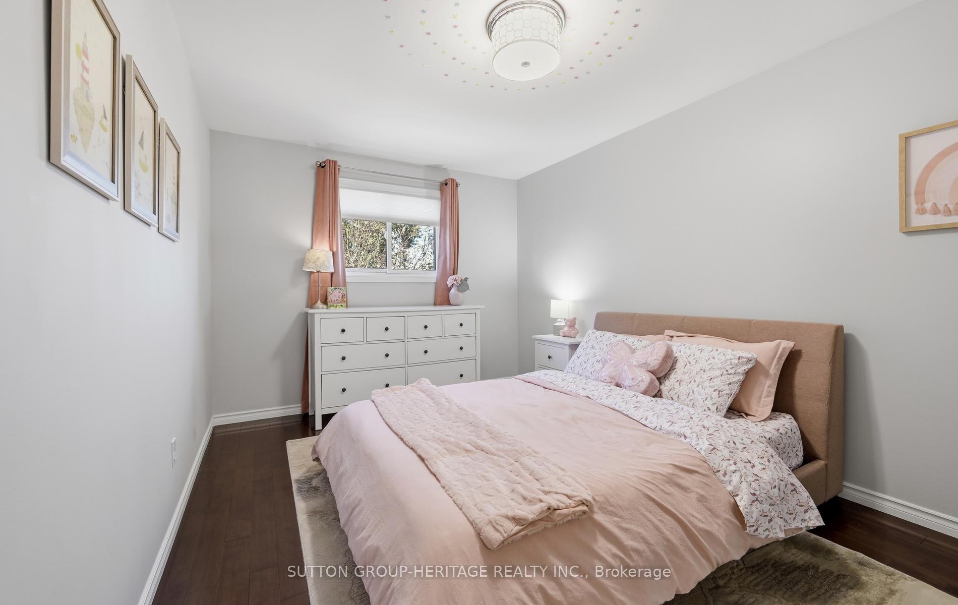 Photo 22 of 664 Eramosa Crescent, Pickering, Amberlea — HOMEH
