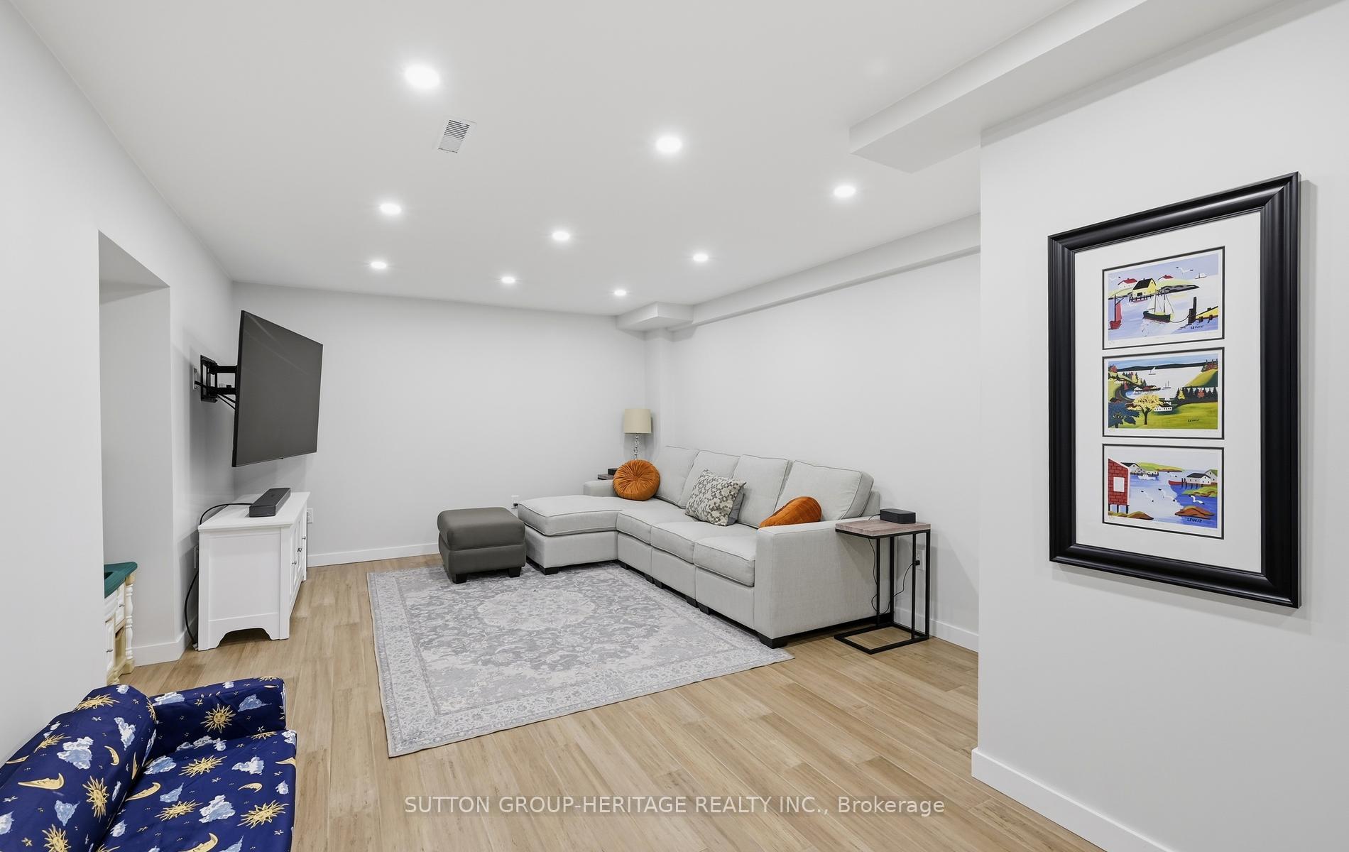 Photo 30 of 664 Eramosa Crescent, Pickering, Amberlea — HOMEH