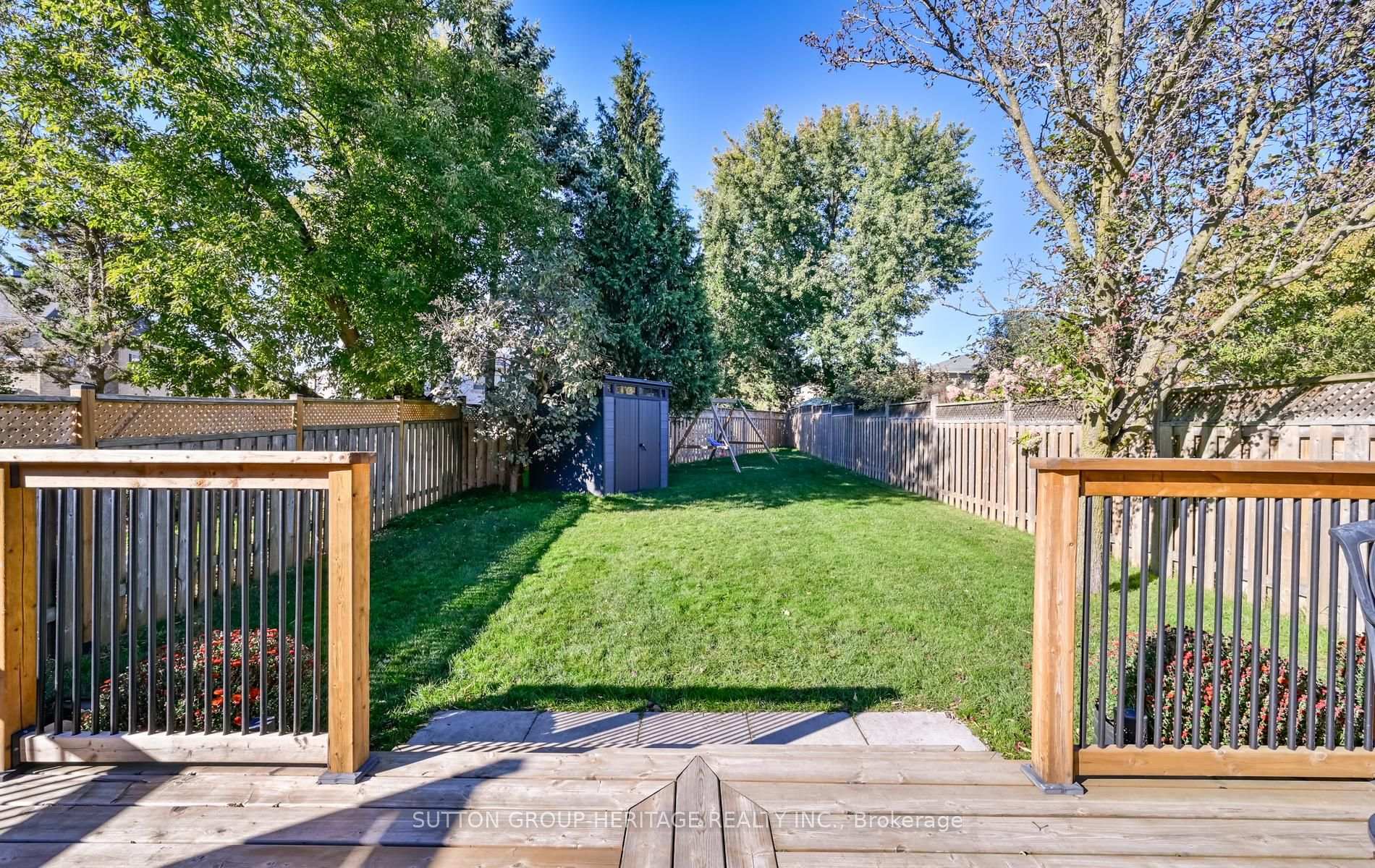 Photo 37 of 664 Eramosa Crescent, Pickering, Amberlea — HOMEH