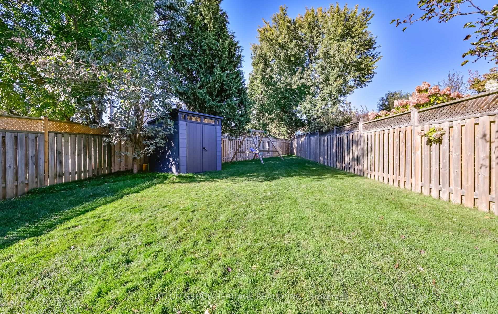 Photo 38 of 664 Eramosa Crescent, Pickering, Amberlea — HOMEH