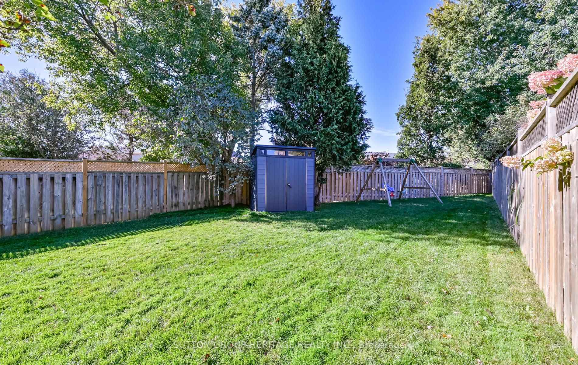 Photo 39 of 664 Eramosa Crescent, Pickering, Amberlea — HOMEH