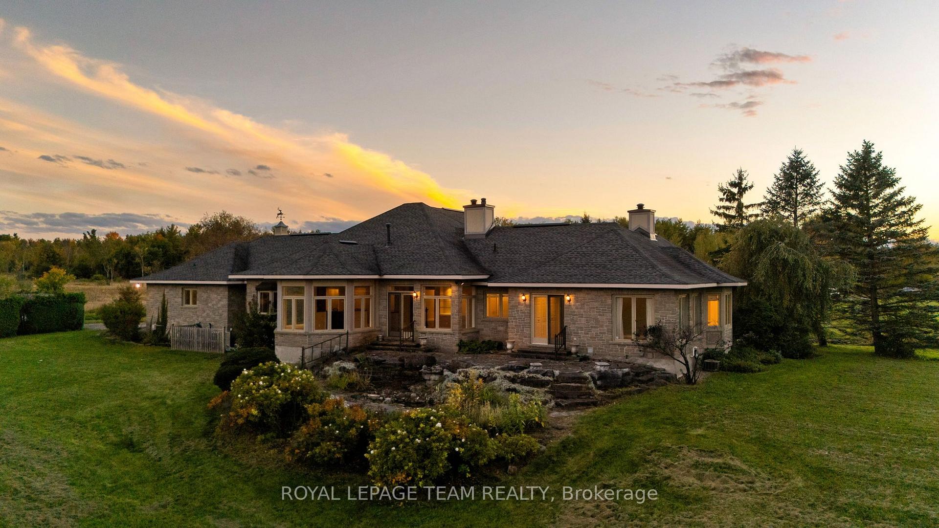 Photo 2 of 285 Pinhey Point Road, Ottawa, Kanata - Kanata (North East) — HOMEH