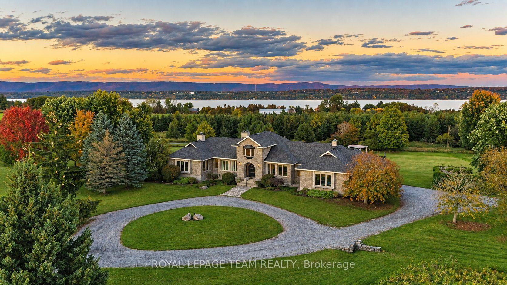 Photo 3 of 285 Pinhey Point Road, Ottawa, Kanata - Kanata (North East) — HOMEH