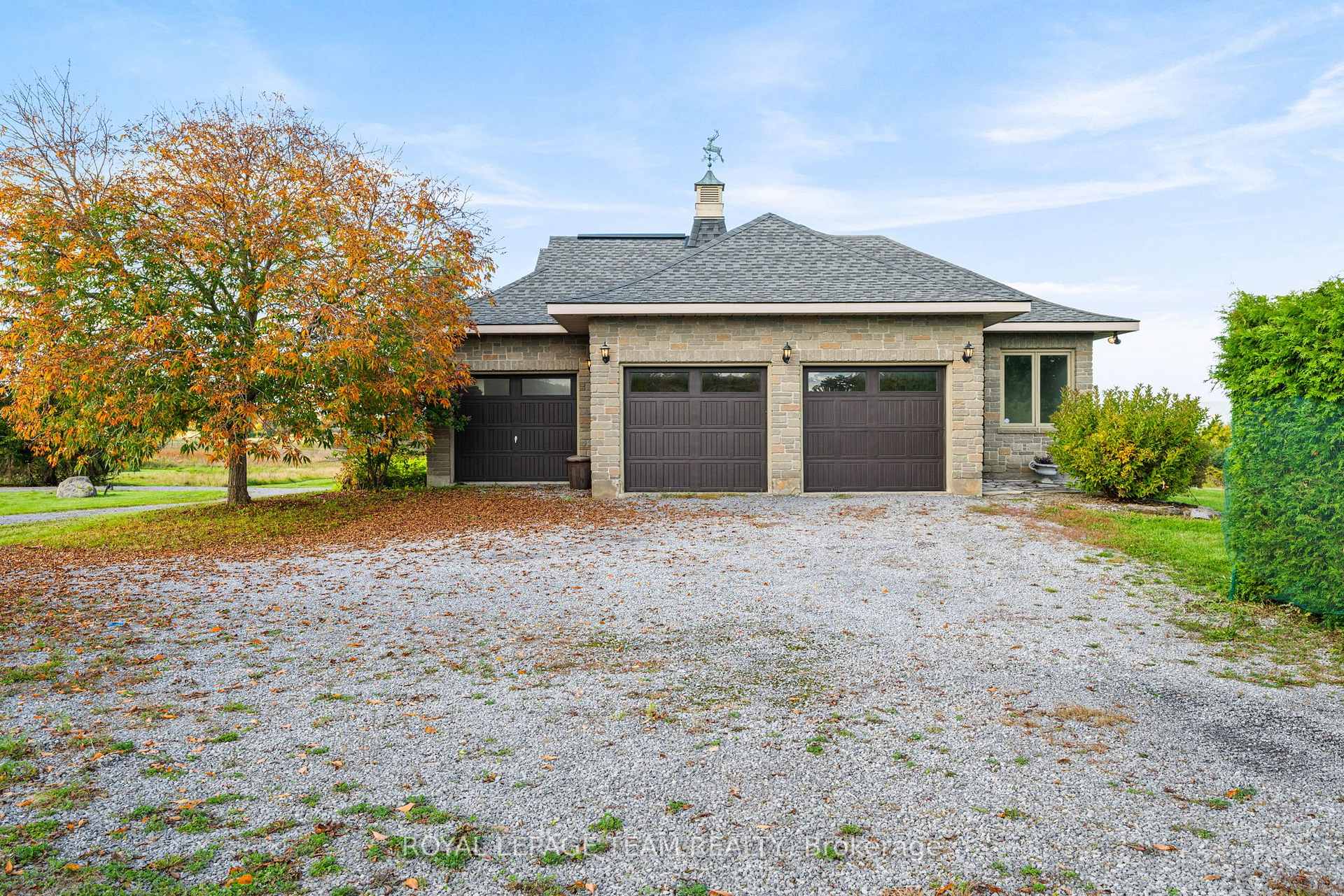 Photo 5 of 285 Pinhey Point Road, Ottawa, Kanata - Kanata (North East) — HOMEH