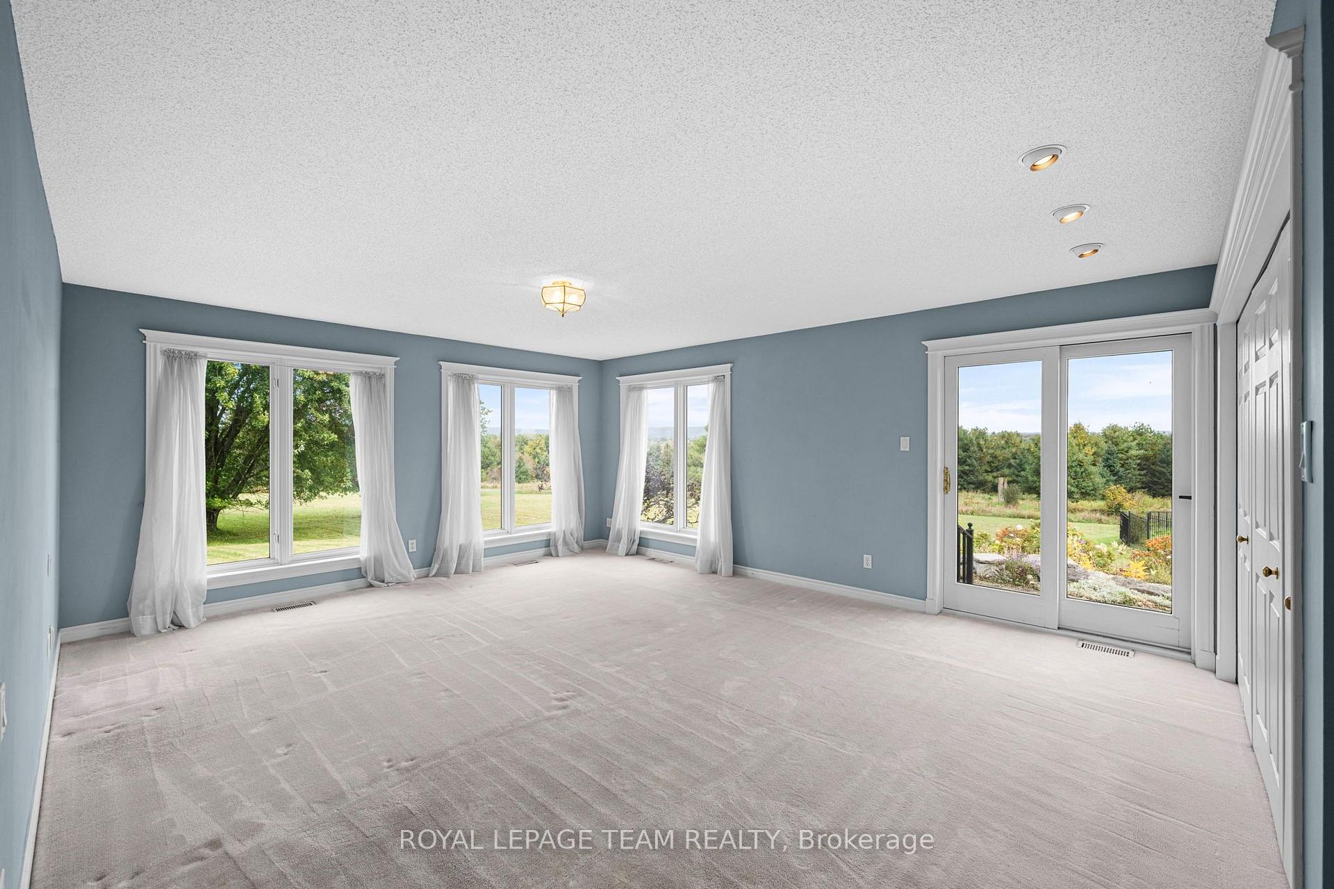 Photo 16 of 285 Pinhey Point Road, Ottawa, Kanata - Kanata (North East) — HOMEH