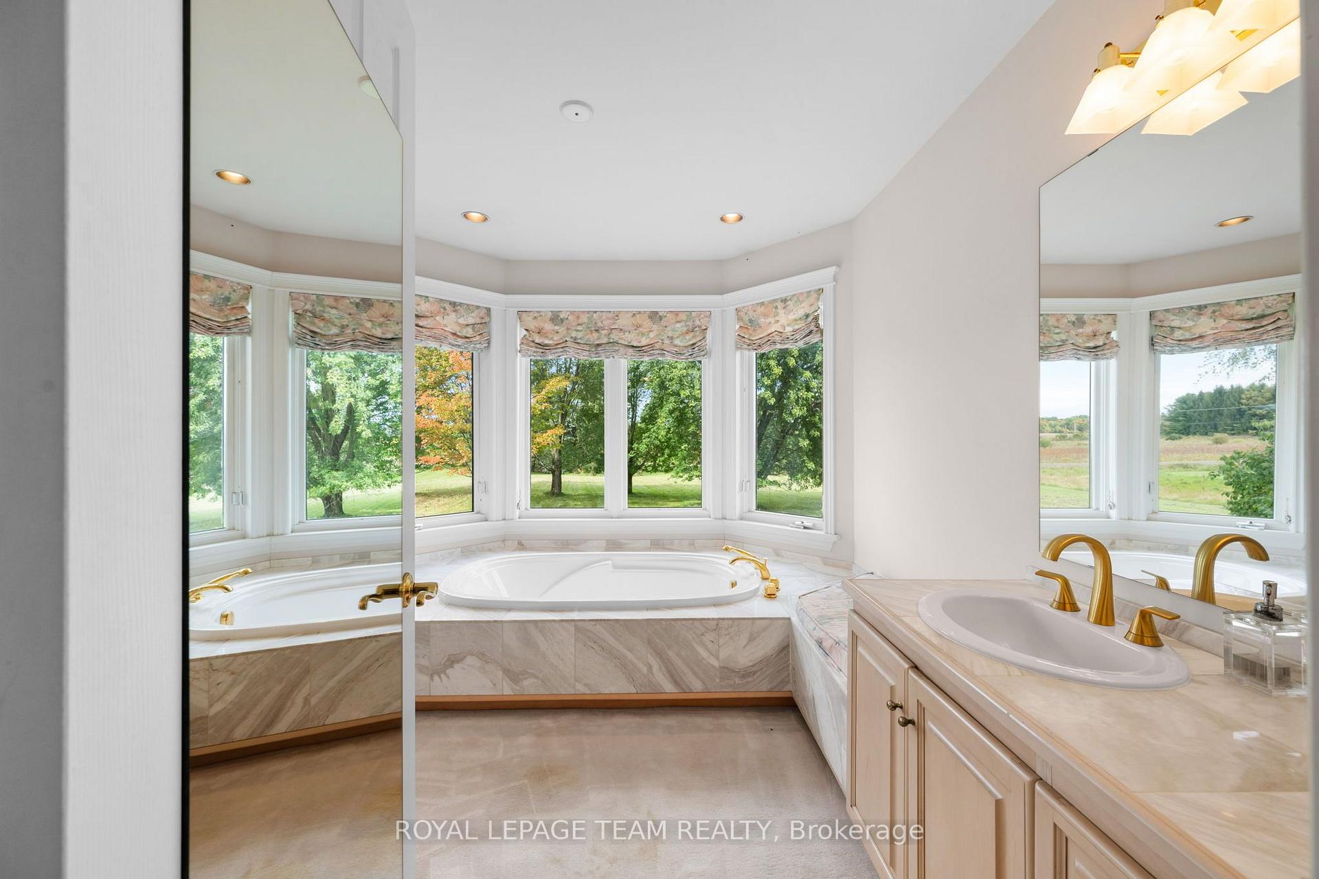 Photo 19 of 285 Pinhey Point Road, Ottawa, Kanata - Kanata (North East) — HOMEH