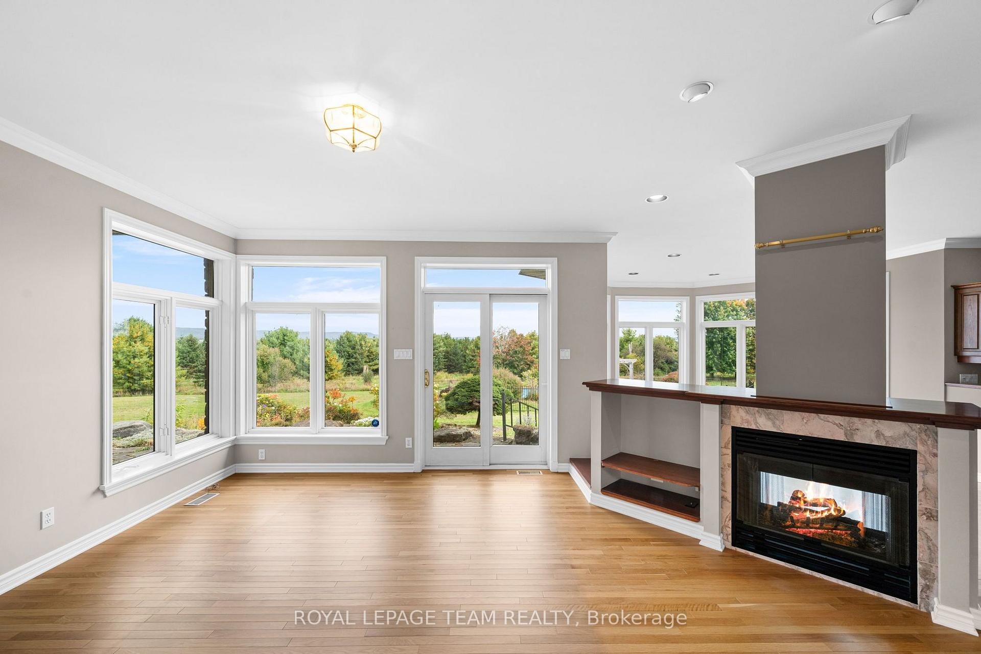 Photo 26 of 285 Pinhey Point Road, Ottawa, Kanata - Kanata (North East) — HOMEH