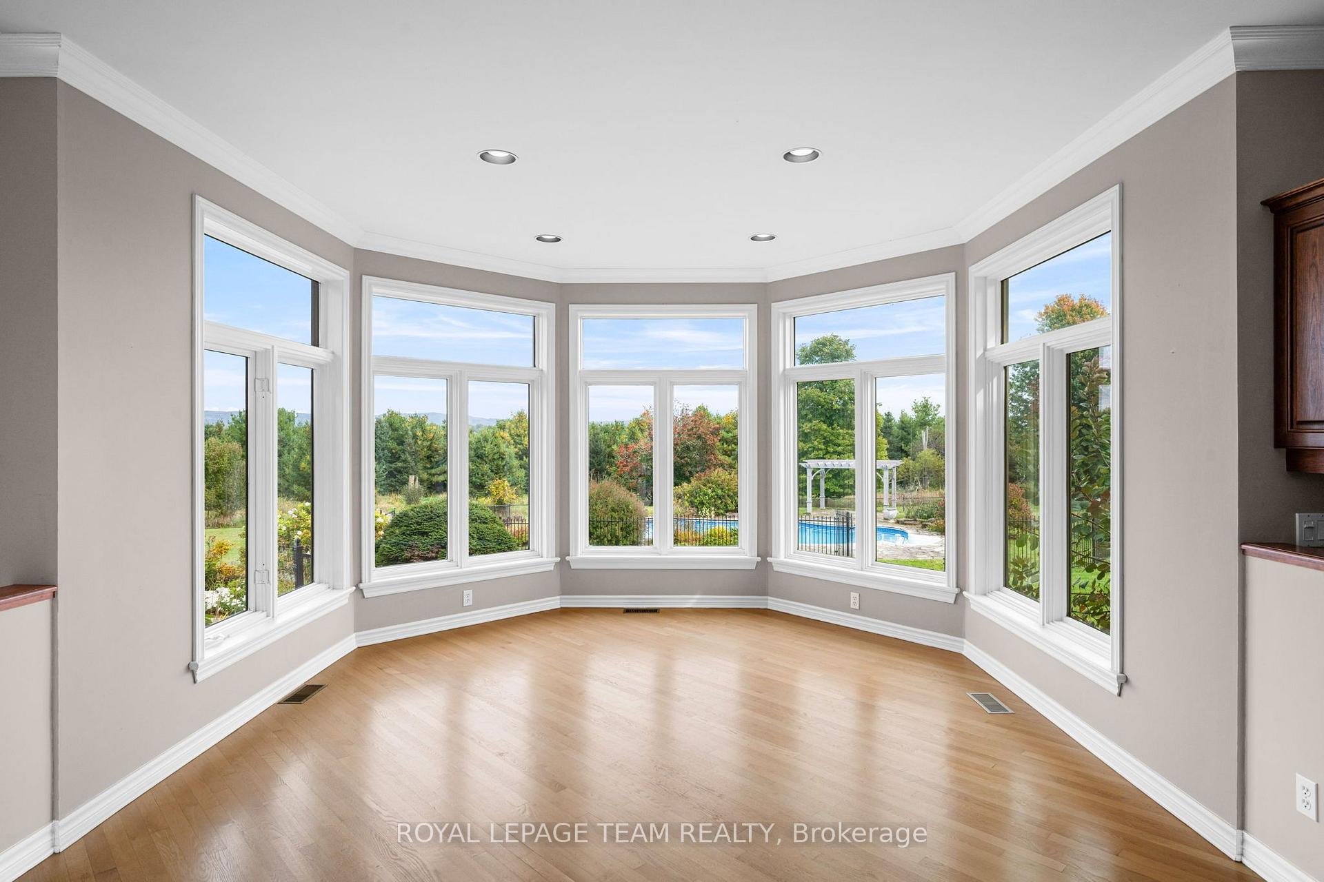 Photo 29 of 285 Pinhey Point Road, Ottawa, Kanata - Kanata (North East) — HOMEH