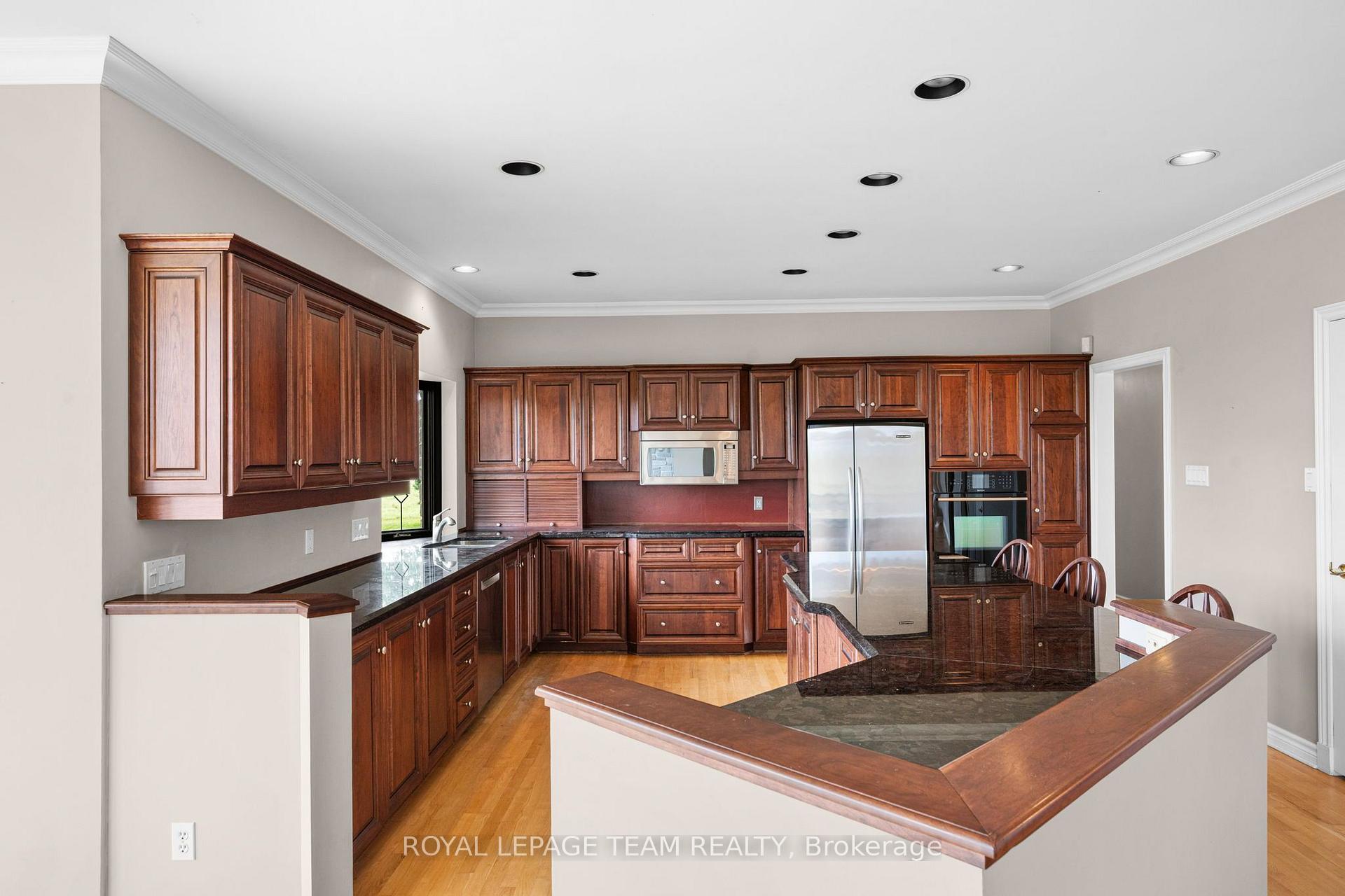 Photo 30 of 285 Pinhey Point Road, Ottawa, Kanata - Kanata (North East) — HOMEH
