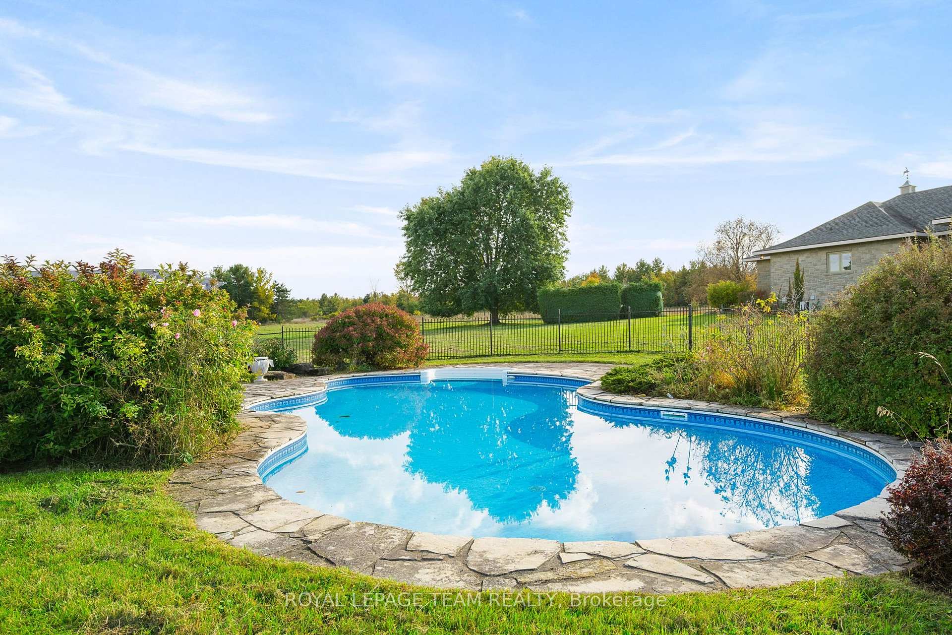 Photo 43 of 285 Pinhey Point Road, Ottawa, Kanata - Kanata (North East) — HOMEH