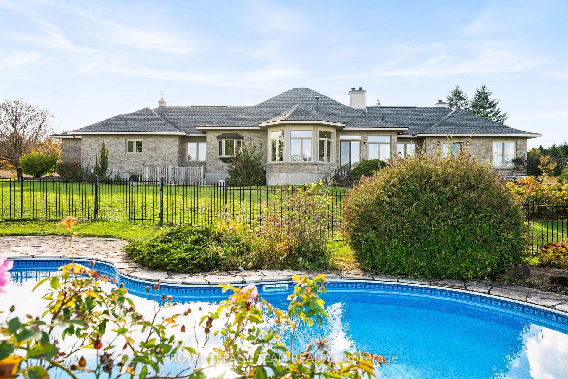 Photo 44 of 285 Pinhey Point Road, Ottawa, Kanata - Kanata (North East) — HOMEH