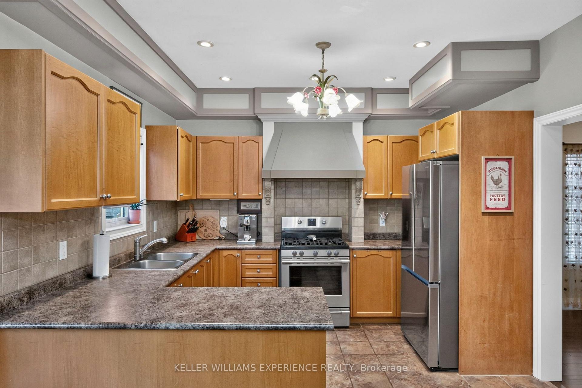 Photo 9 of 56 Silver Trail, Barrie, Ardagh — HOMEH