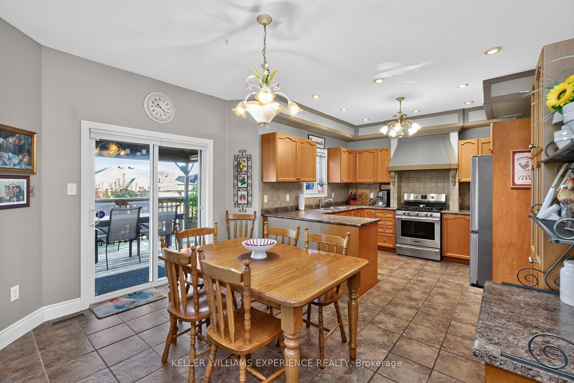 Photo 12 of 56 Silver Trail, Barrie, Ardagh — HOMEH