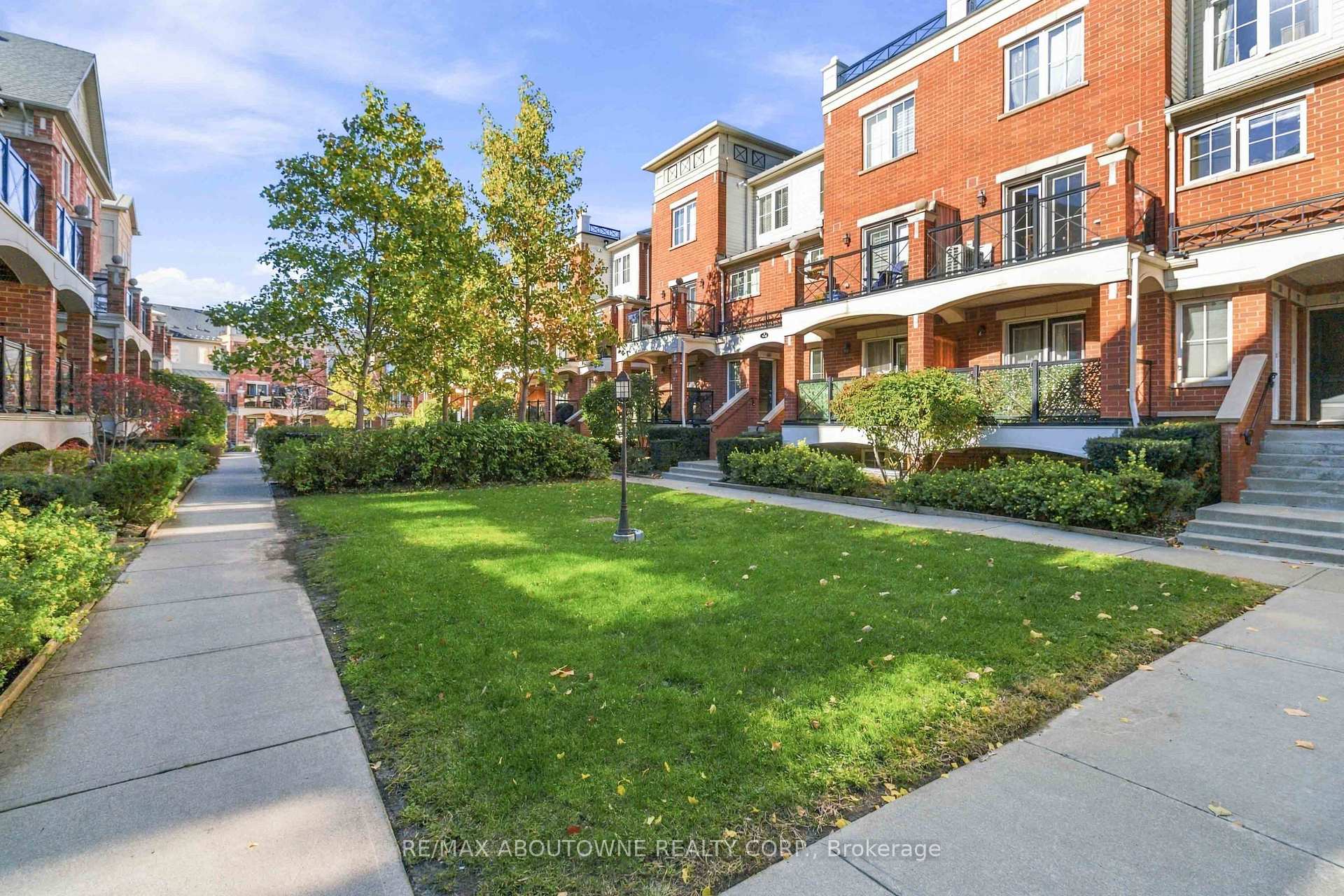 Photo 2 of Unit 14, 43 Hays Boulevard, Oakville, River Oaks — HOMEH