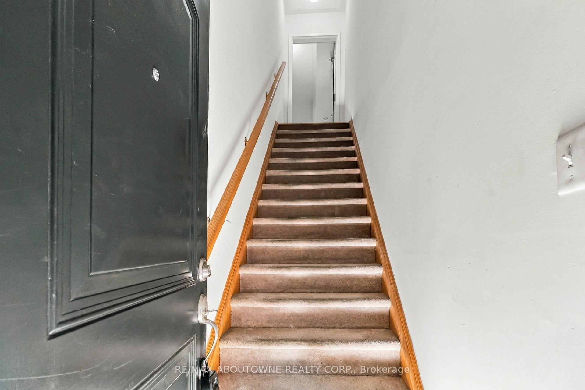 Photo 5 of Unit 14, 43 Hays Boulevard, Oakville, River Oaks — HOMEH