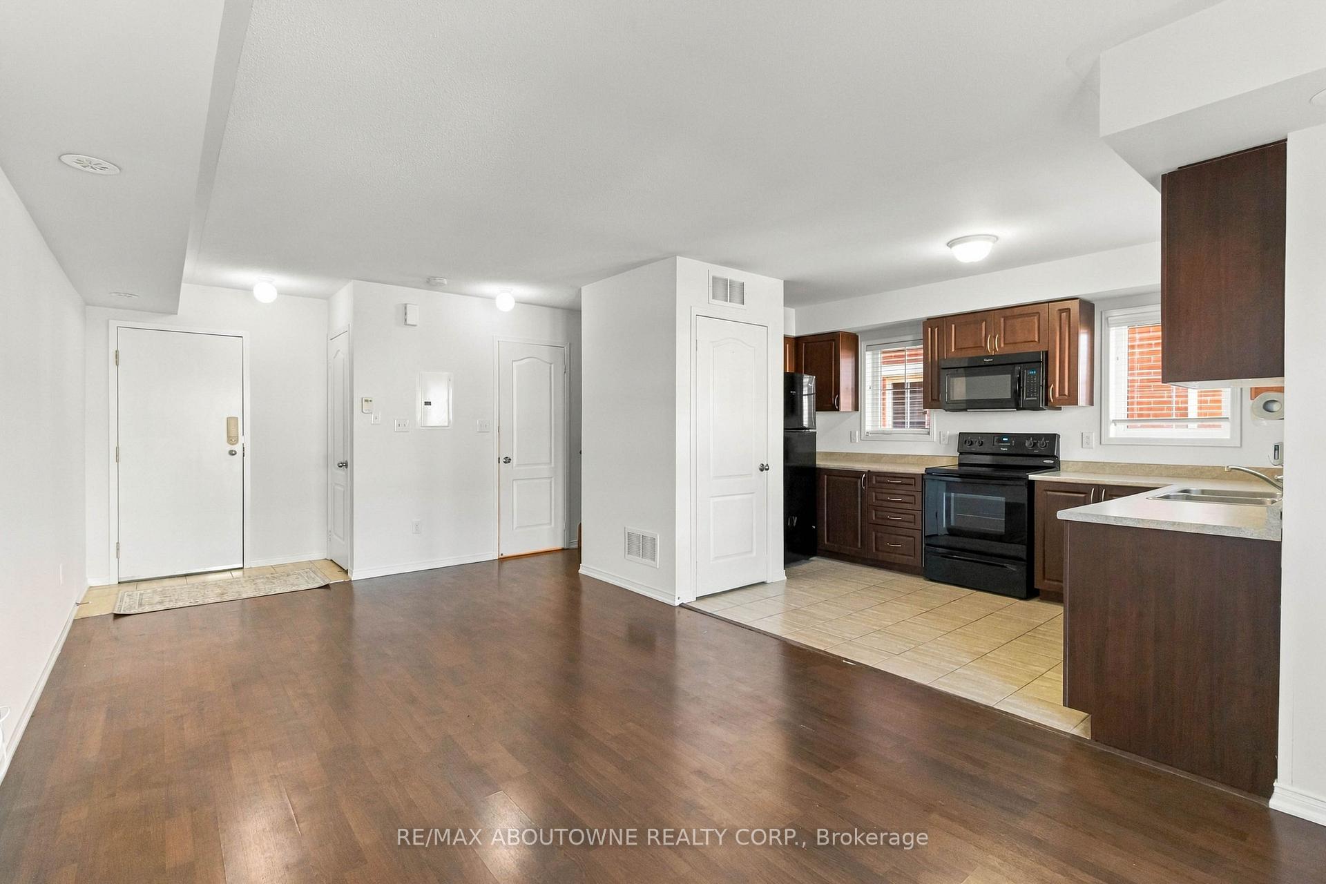 Photo 8 of Unit 14, 43 Hays Boulevard, Oakville, River Oaks — HOMEH