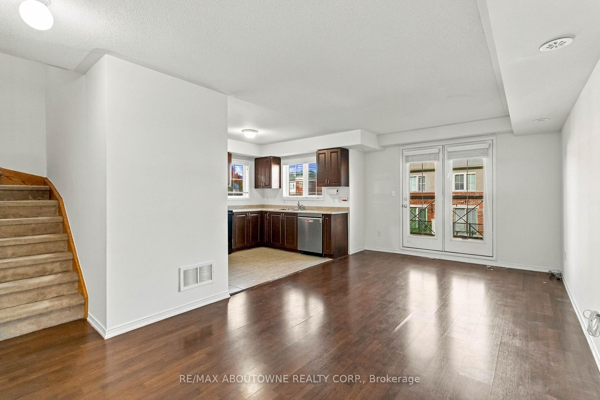 Photo 9 of Unit 14, 43 Hays Boulevard, Oakville, River Oaks — HOMEH