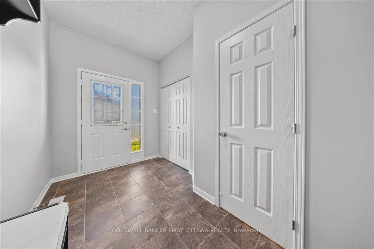 Photo 2 of 132 Maravista Drive, Ottawa, Barrhaven - Cedargrove/Fraserdale — HOMEH