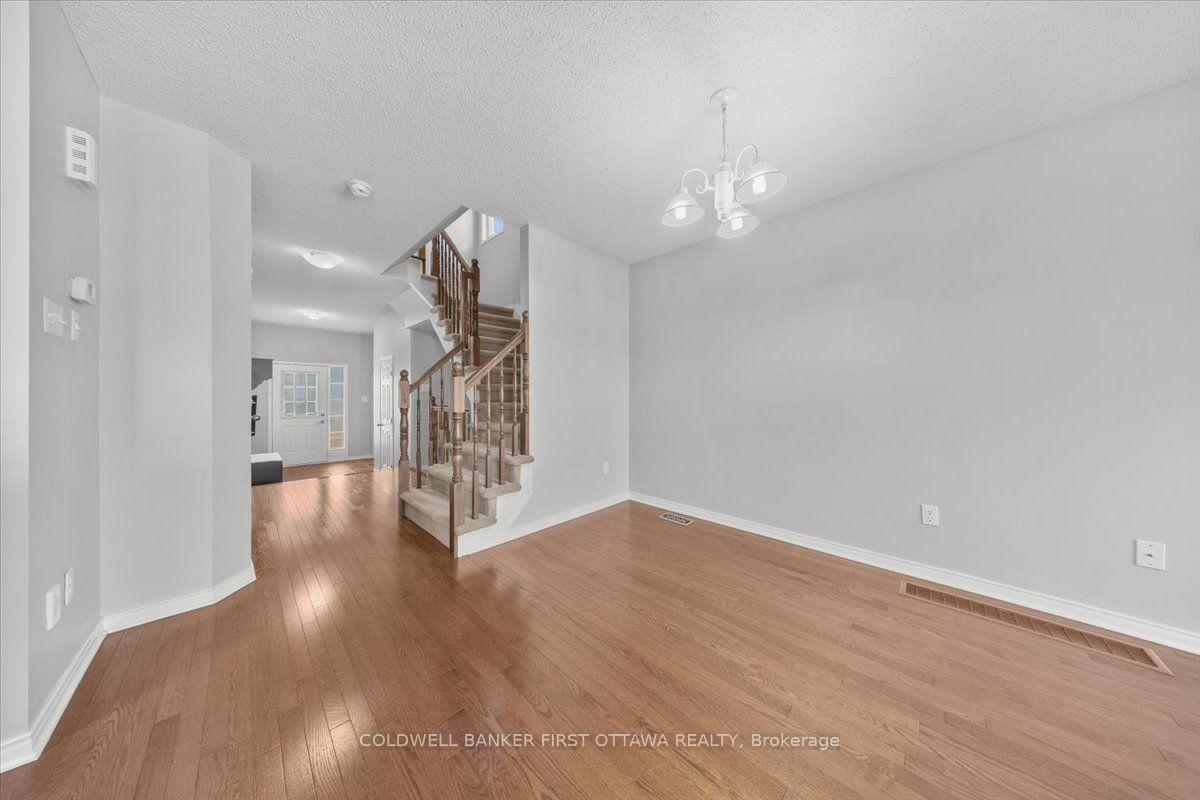 Photo 5 of 132 Maravista Drive, Ottawa, Barrhaven - Cedargrove/Fraserdale — HOMEH