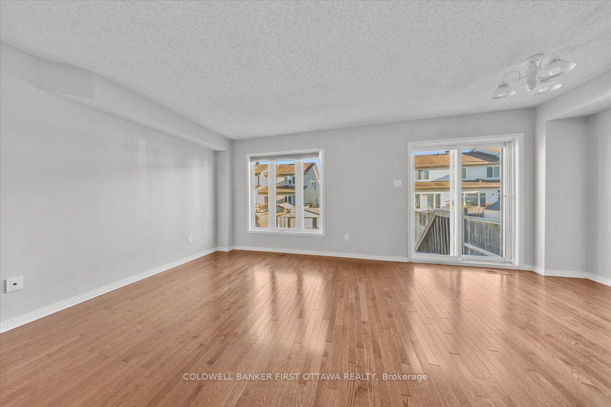 Photo 6 of 132 Maravista Drive, Ottawa, Barrhaven - Cedargrove/Fraserdale — HOMEH