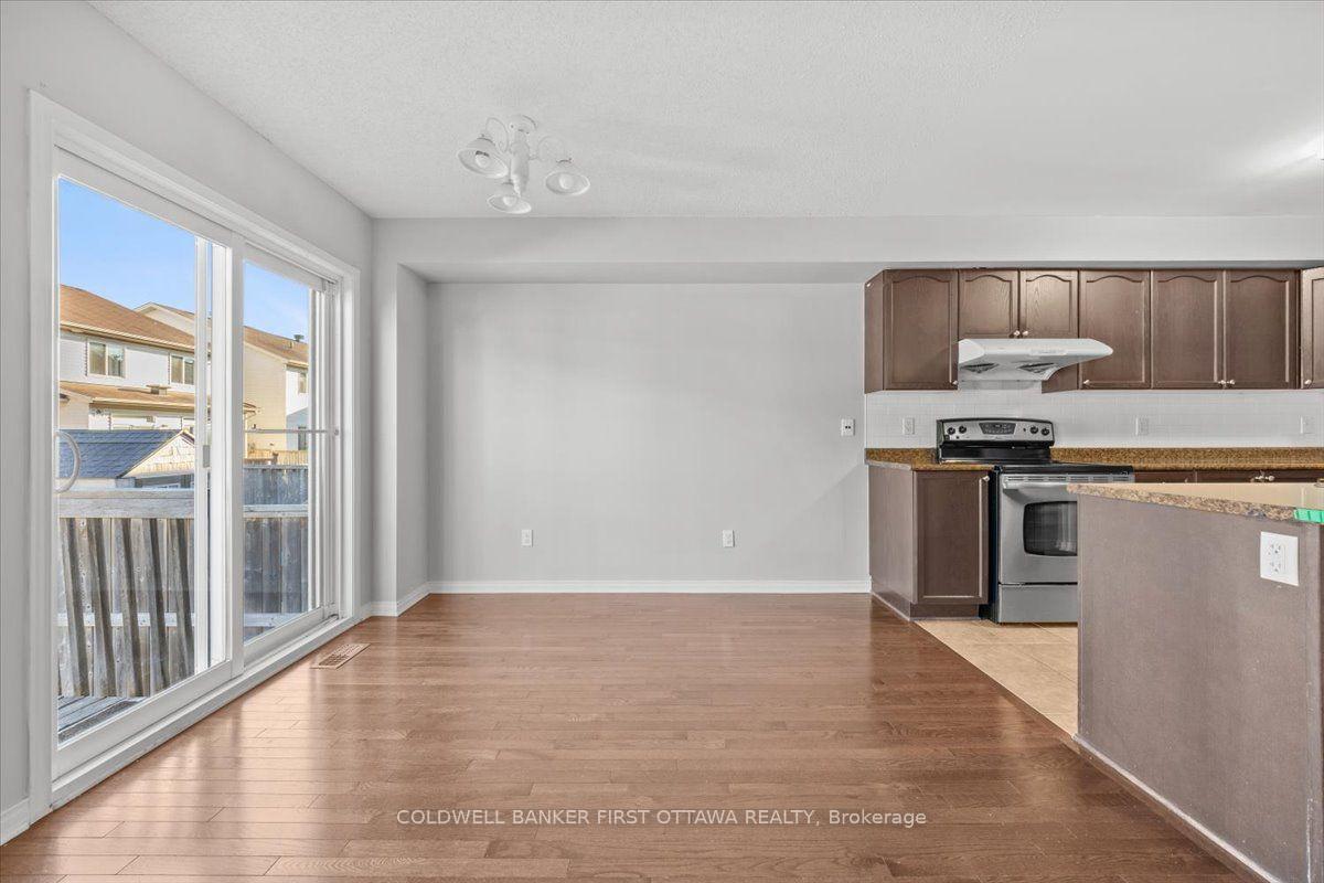Photo 8 of 132 Maravista Drive, Ottawa, Barrhaven - Cedargrove/Fraserdale — HOMEH