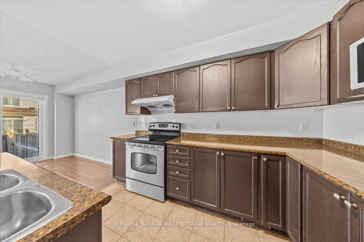 Photo 9 of 132 Maravista Drive, Ottawa, Barrhaven - Cedargrove/Fraserdale — HOMEH