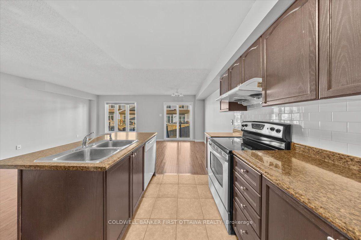Photo 10 of 132 Maravista Drive, Ottawa, Barrhaven - Cedargrove/Fraserdale — HOMEH