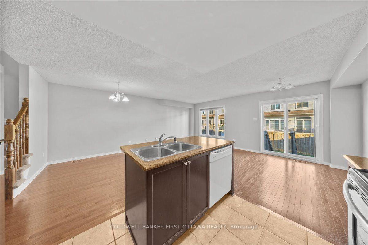 Photo 11 of 132 Maravista Drive, Ottawa, Barrhaven - Cedargrove/Fraserdale — HOMEH