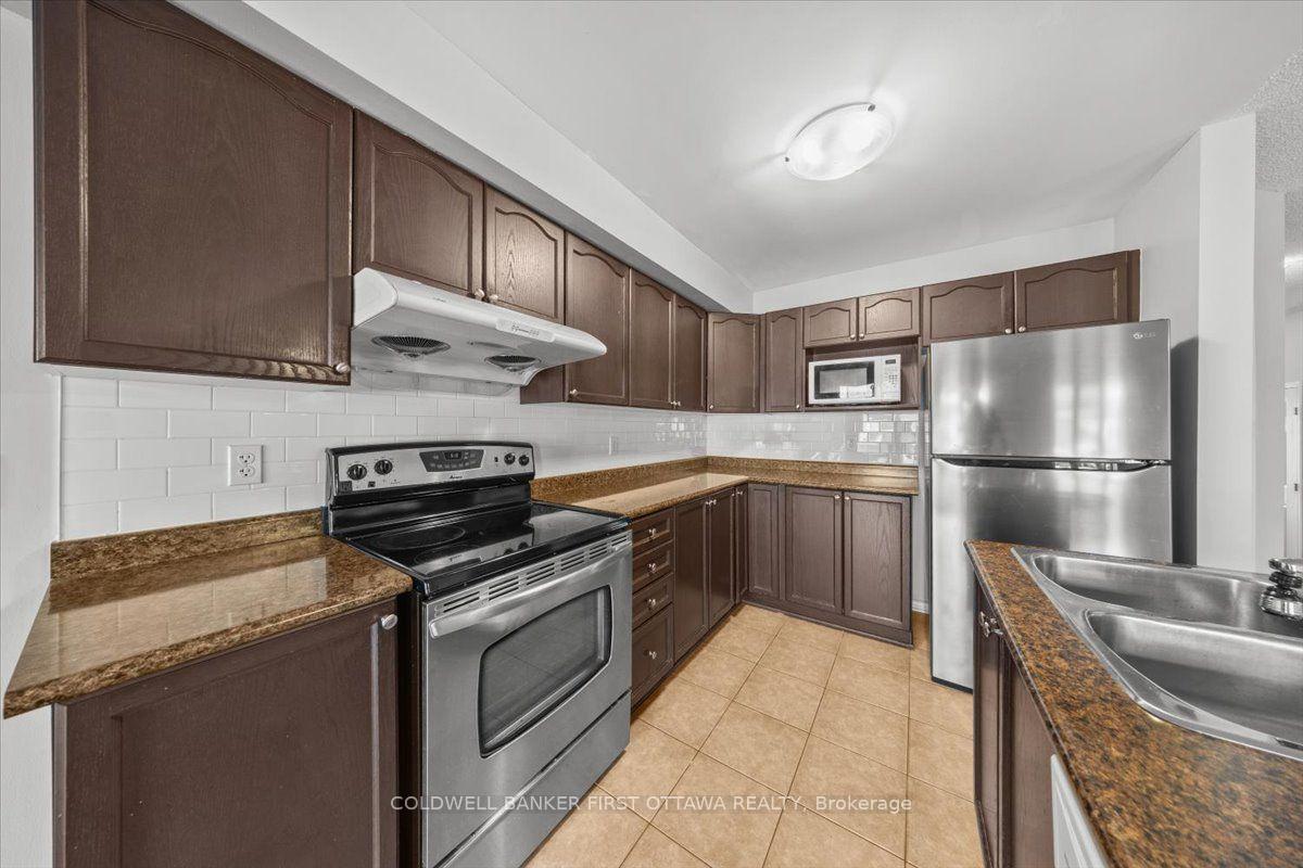 Photo 12 of 132 Maravista Drive, Ottawa, Barrhaven - Cedargrove/Fraserdale — HOMEH