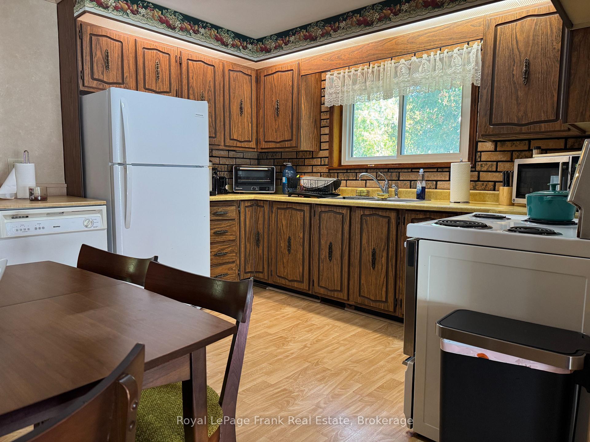 Photo 9 of 3820 Trulls Road, Clarington, Courtice — HOMEH
