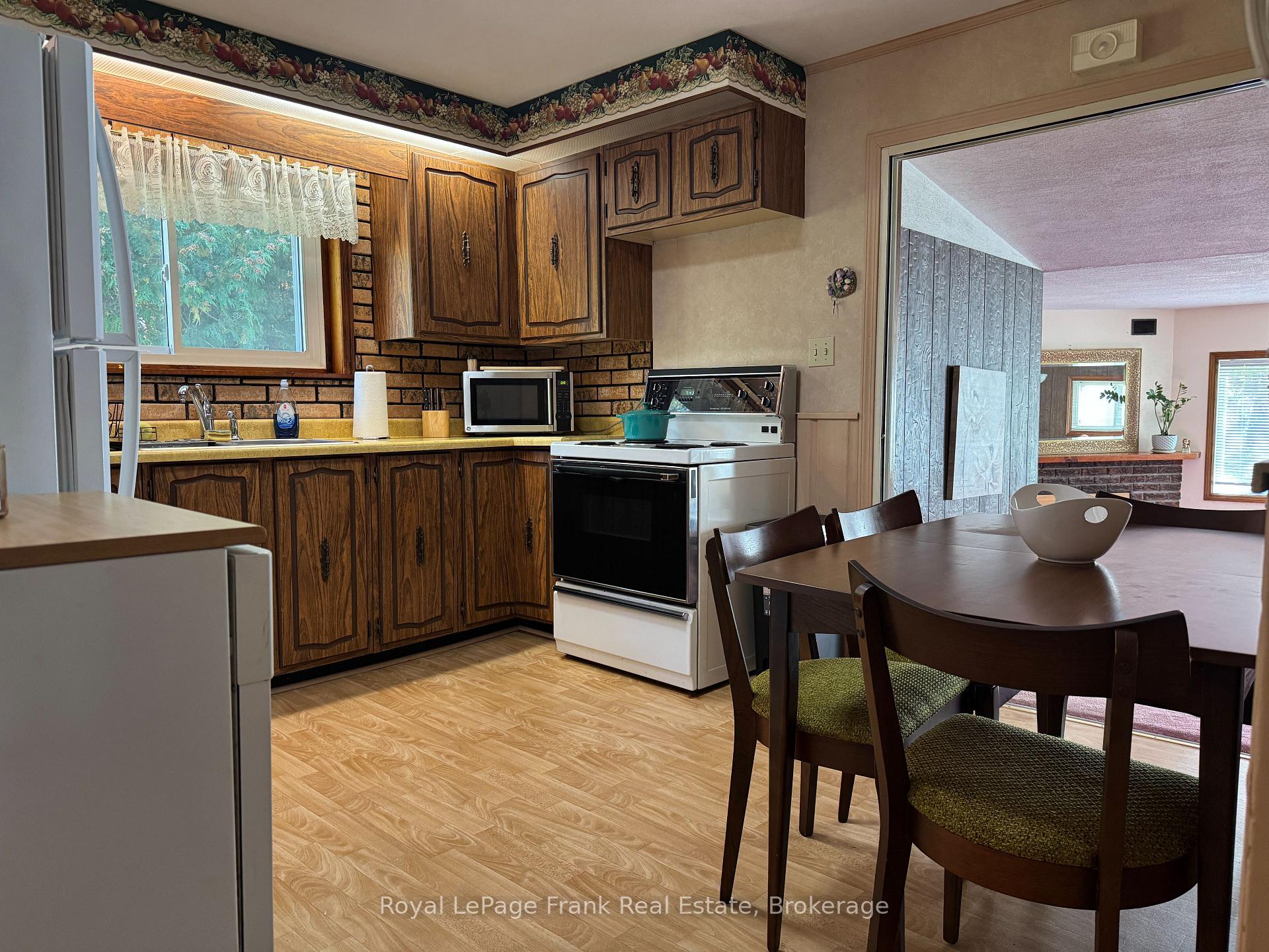 Photo 10 of 3820 Trulls Road, Clarington, Courtice — HOMEH