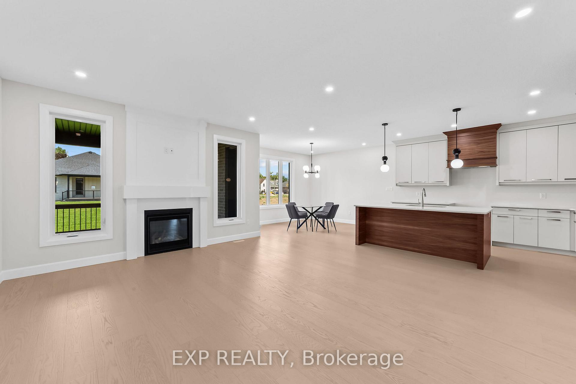 Photo 3 of 409 Ontario Street, Warwick, Watford — HOMEH