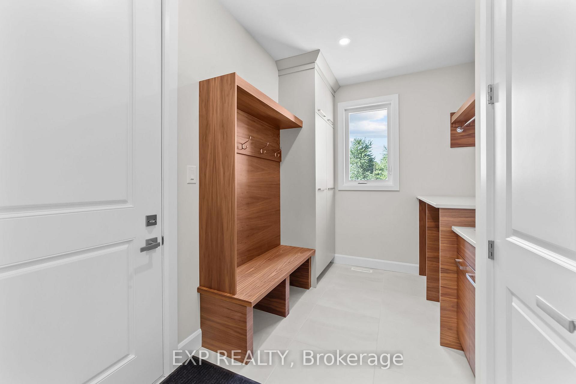 Photo 13 of 409 Ontario Street, Warwick, Watford — HOMEH