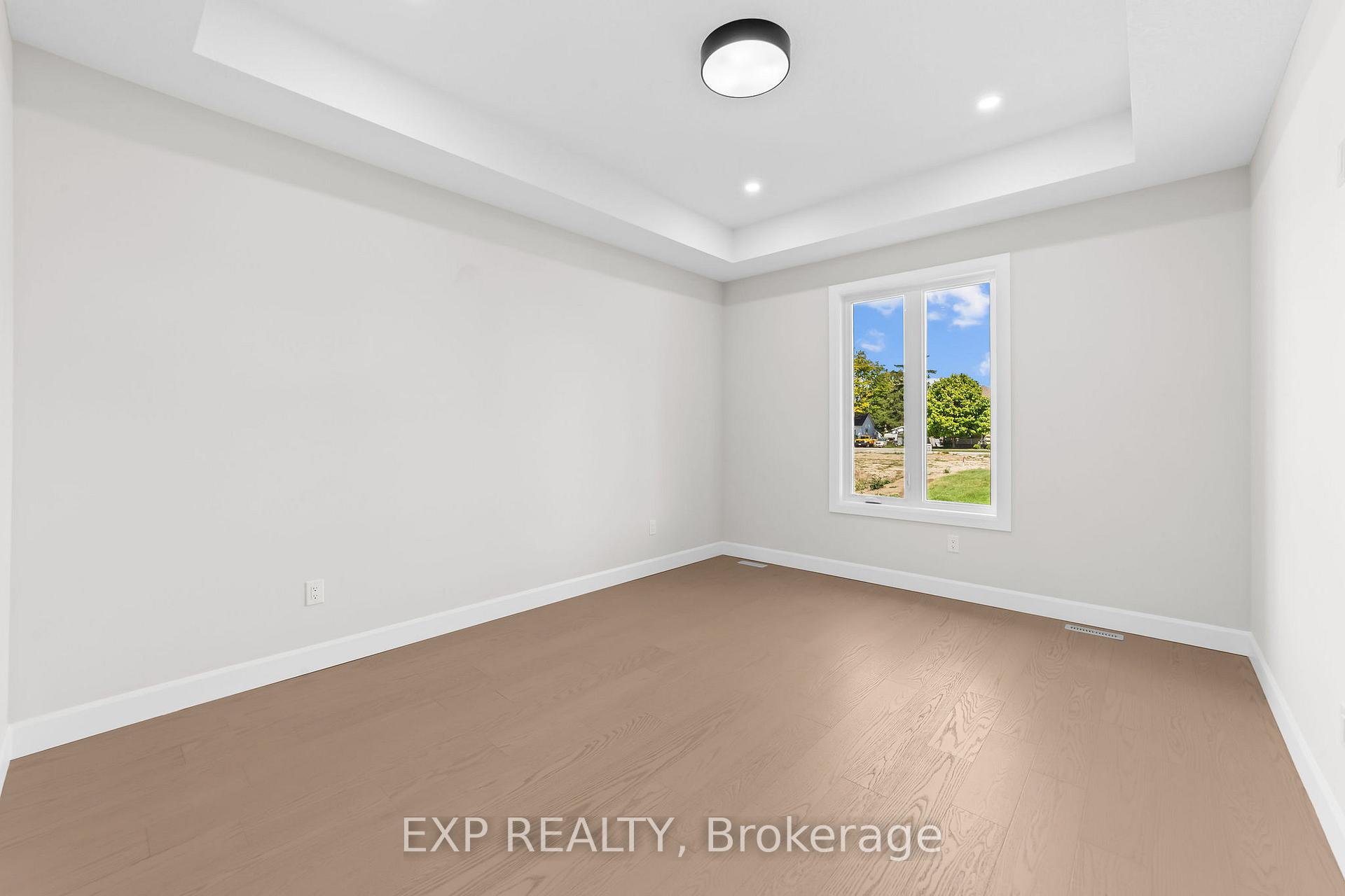 Photo 18 of 409 Ontario Street, Warwick, Watford — HOMEH