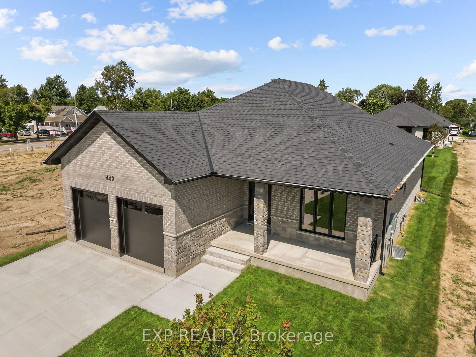 Photo 25 of 409 Ontario Street, Warwick, Watford — HOMEH