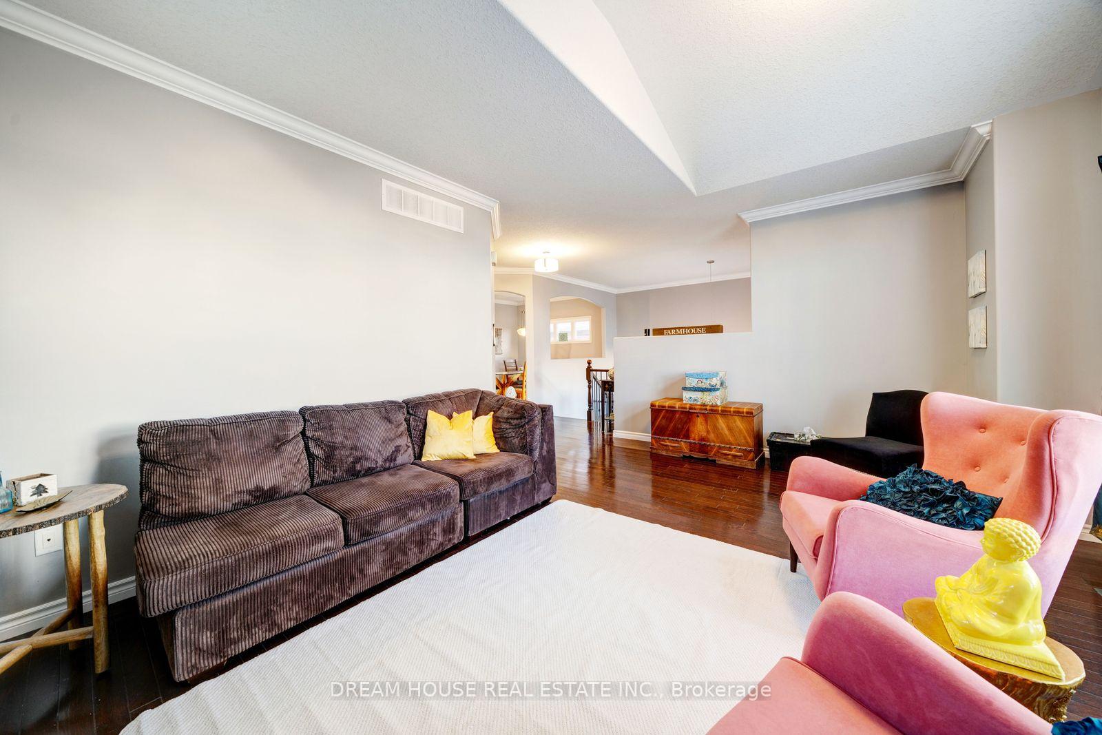 Photo 21 of 186 Fenning Drive, Clarington, Courtice — HOMEH