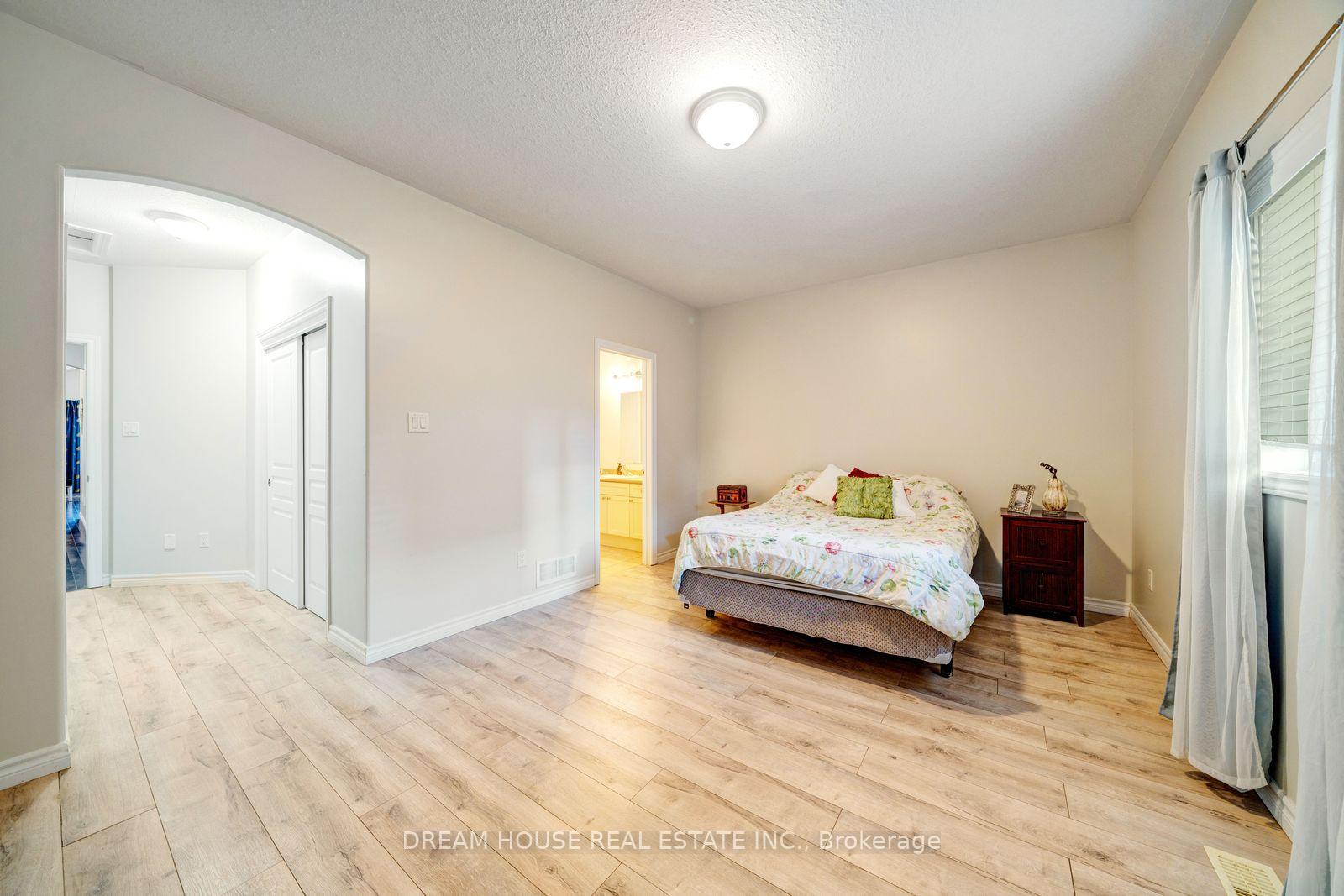 Photo 36 of 186 Fenning Drive, Clarington, Courtice — HOMEH