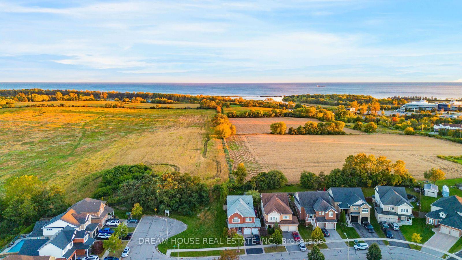 Photo 74 of 186 Fenning Drive, Clarington, Courtice — HOMEH