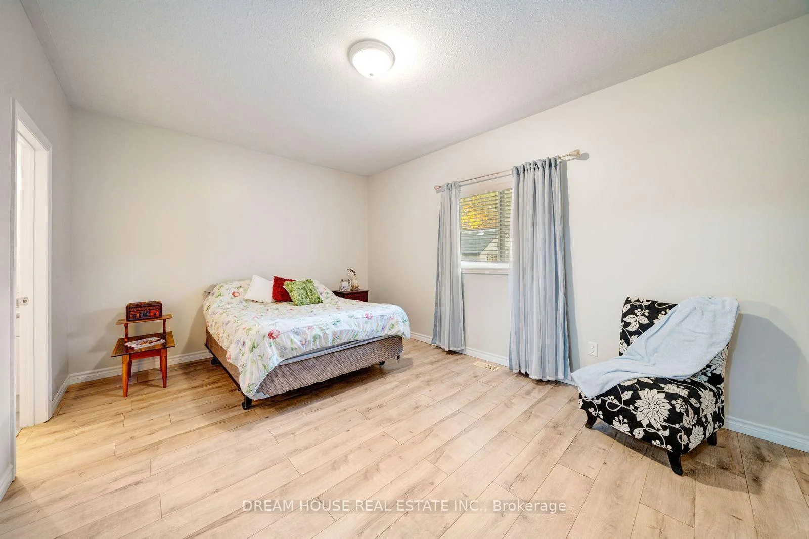 Photo 39 of 186 Fenning Drive, Clarington, Courtice — HOMEH
