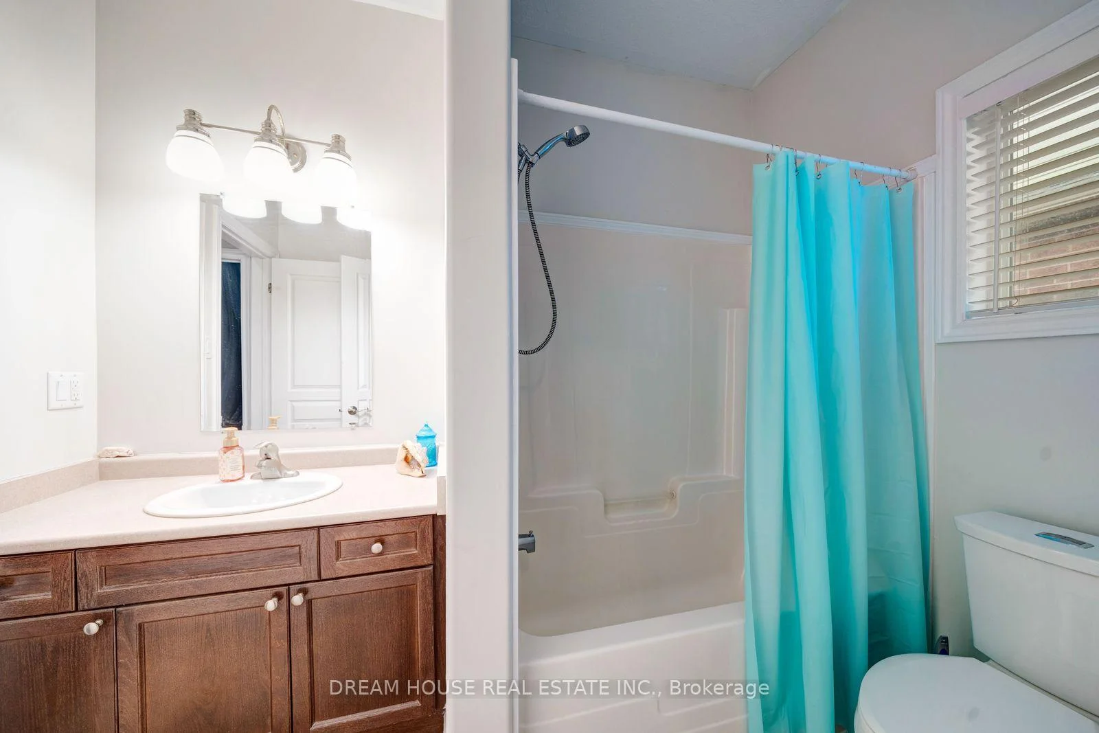 Photo 46 of 186 Fenning Drive, Clarington, Courtice — HOMEH